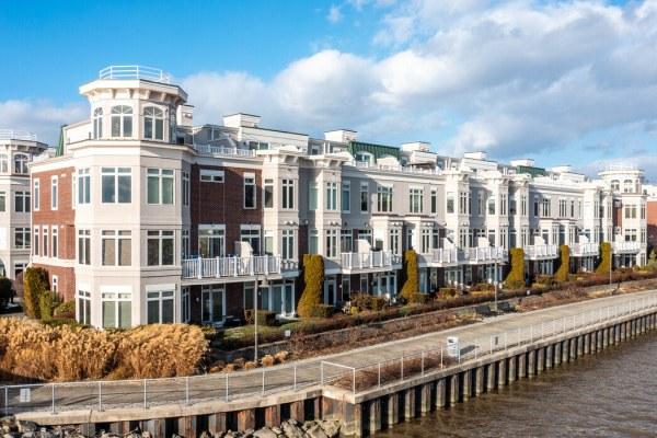 Row of Ichabod's Landing townhomes along the Hudson River esplanade